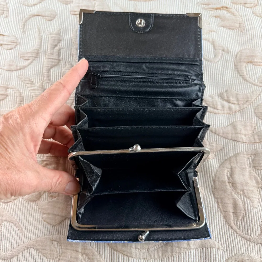 Vintage Blue Floral Rose Accordion Wallet Kiss Lock Snap Closure Canvas Cottage